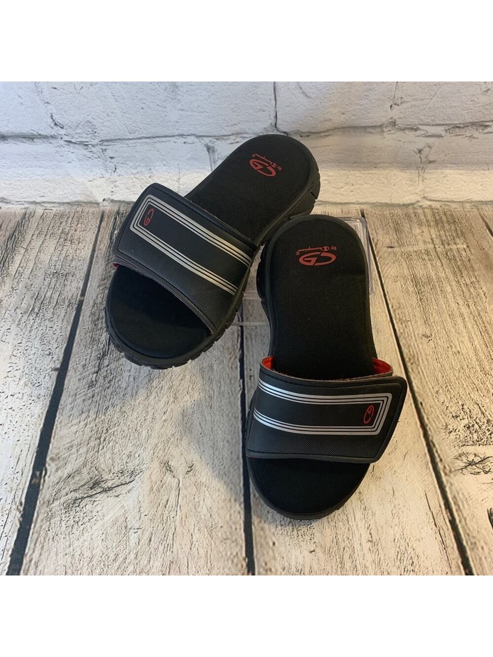 C9 BY CHAMPION Boy’s Black/Silver/Red Slide Ons Cushion Insole / Size: Small 13